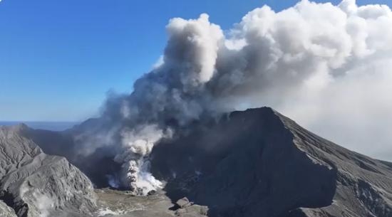新西兰怀特岛火山喷发,受影响航班周四中午恢复