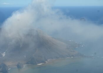新西兰北岛怀特岛火山可能正在进入“新一轮喷发期”