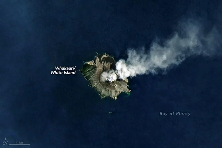 新西兰北岛怀特岛火山灰柱是否预示着更大的事情?