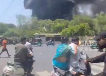 印度波音客机起飞时坠毁，机上246人全部遇难