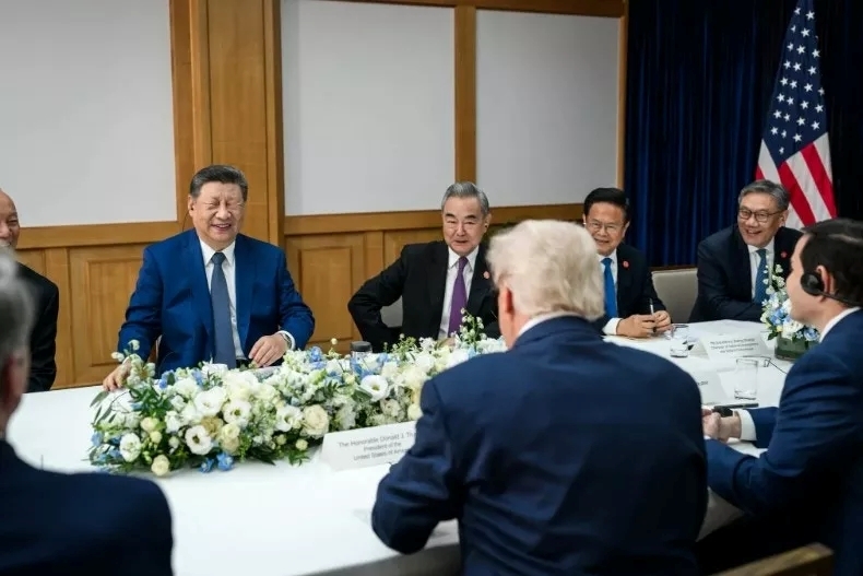 白宫发多张习特会照片 习近平眯眼笑 展轻松一面