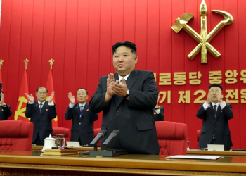 金正恩要持续扩大核武力量